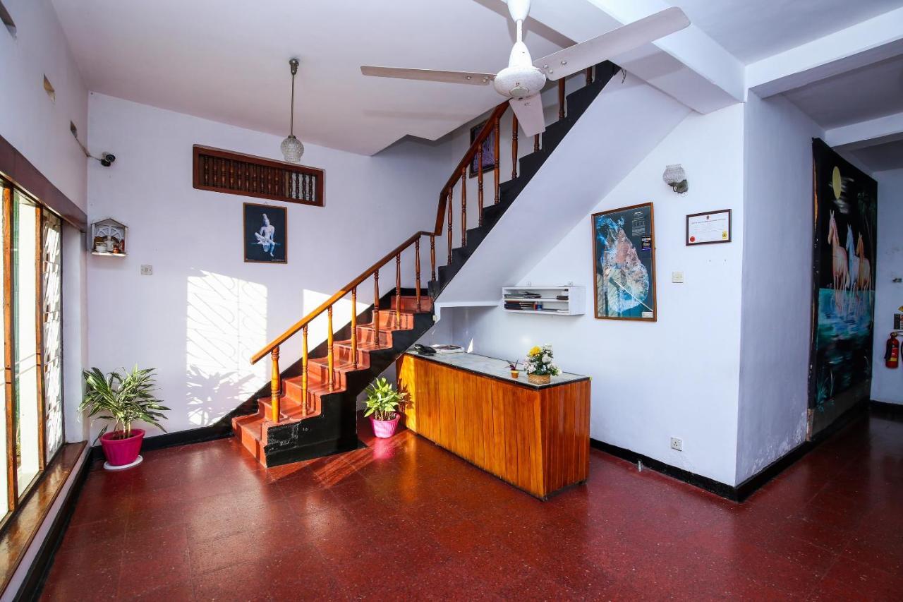 Oyo 436 Sandakelum Tourist Guest House Kandy Exterior photo